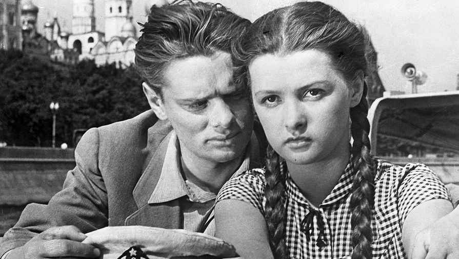Владимир Андреев и Ольга Бган в фильме «Человек родился» (1956)