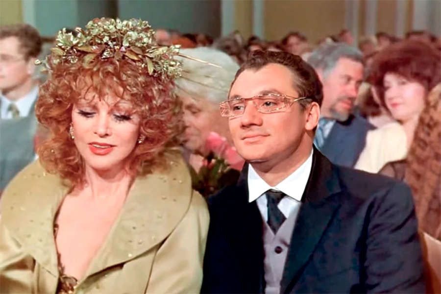 Людмила Гурченко и Николай Фоменко в&nbsp;картине &laquo;Старые клячи&raquo; (2000)