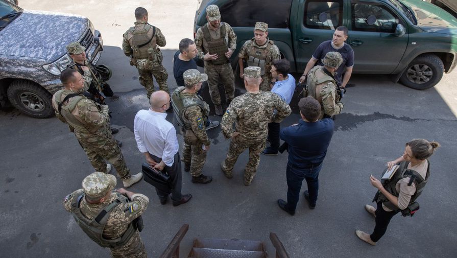 Президент Украины во время посещения Донбасса, 27 мая 2019 года