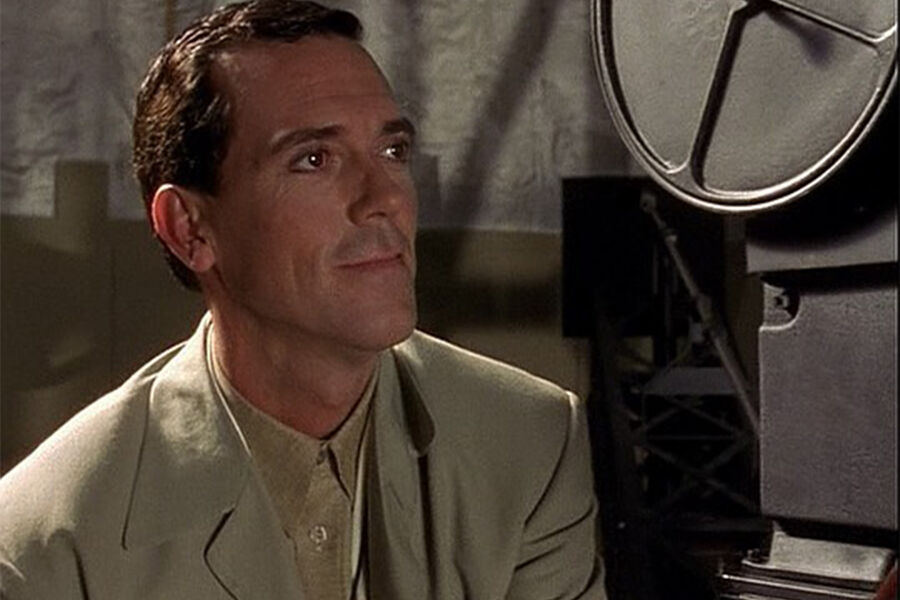 <b>«Жизнь с&nbsp;Джуди Гарлэнд» (2001)</b>
<br><br>
В&nbsp;биографическом мини-сериале о&nbsp;жизни и творчестве американской певицы и актрисы Джуди Гарленд Хью Лори сыграл ее второго мужа, итальянского режиссера Винсента Миннелли. Ради сходства со своим персонажем голубоглазому актеру пришлось носить коричневые линзы.