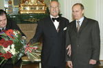 Владимир Путин поздравляет Владимира Зельдина с 85-летием, 2000 год