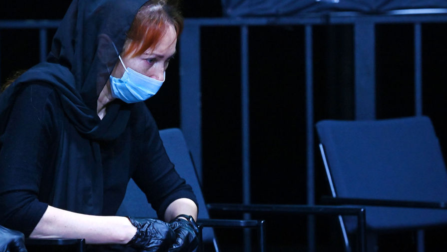 Дочь Владимира Коричнева Ирина на&nbsp;церемонии прощания в&nbsp;электротеатре &laquo;Станиславский&raquo;, 5&nbsp;января 2020&nbsp;года
