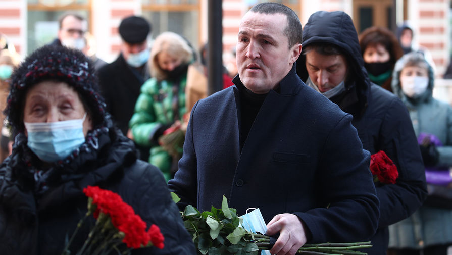 Боксер Денис Лебедев во время церемонии прощания с&nbsp;Василием Лановым в&nbsp;театре Вахтангова в&nbsp;Москве, 1&nbsp;февраля 2021&nbsp;года