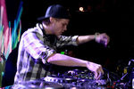 Диджей Avicii во время выступления на фестивале Park City Live в Юте, 2013 год