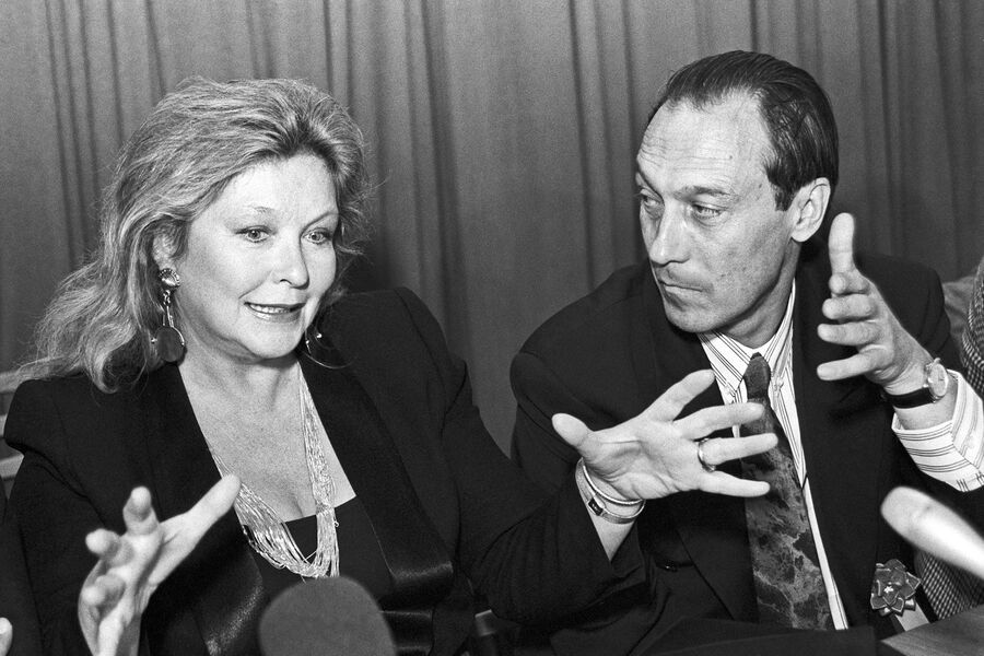 Актеры Марина Влади и Олег Янковский на&nbsp;презентации фильма &laquo;Сны о&nbsp;России&raquo;, 1992&nbsp;год