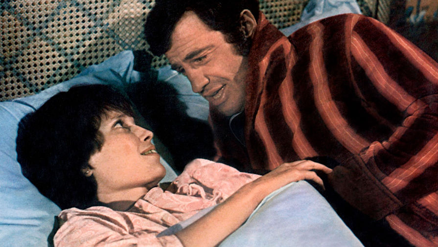 Миа Фэрроу и Жан-Поль Бельмондо в картине «Высокие каблучки» (1972)