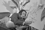Сальвадор Дали рисует свои сны после пробуждения, 1942 год