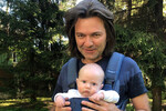 Певец, композитор Дмитрий Маликов со своим сыном, 28 июля 2018 года