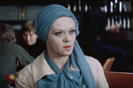 <b>«Старомодная комедия», Эра Савельева и Татьяна Березанцева (1979)</b>
<br><br>
В экранизации одноименной пьесы Алексея Арбузова Фрейндлих сыграла пациентку санатория Лидию Жербер, которая работает кассиром в цирке, а в молодости была драматической актрисой. В санатории она знакомится с местным главврачом Родионом Семеновым (Игорь Владимиров) — и после ряда разговоров обо всем на свете между ними возникает привязанность. Критики отмечают, что картина больше похожа на спектакль с двумя действующими лицами, которые «вытягивают» ее прекрасной актерской игрой.
