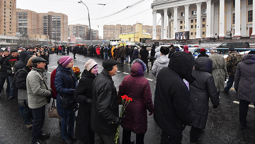 Очередь на&nbsp;церемонию прощания с&nbsp;Владимиром Зельдиным в&nbsp;Театре Российской армии в&nbsp;Москве, 3&nbsp;ноября 2016&nbsp;года