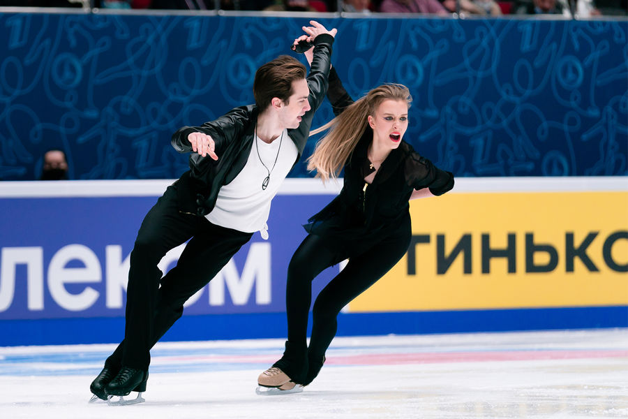 Арина Ушакова и Максим Некрасов выступают с&nbsp;ритм-танцем на&nbsp;чемпионате России &mdash; 2022