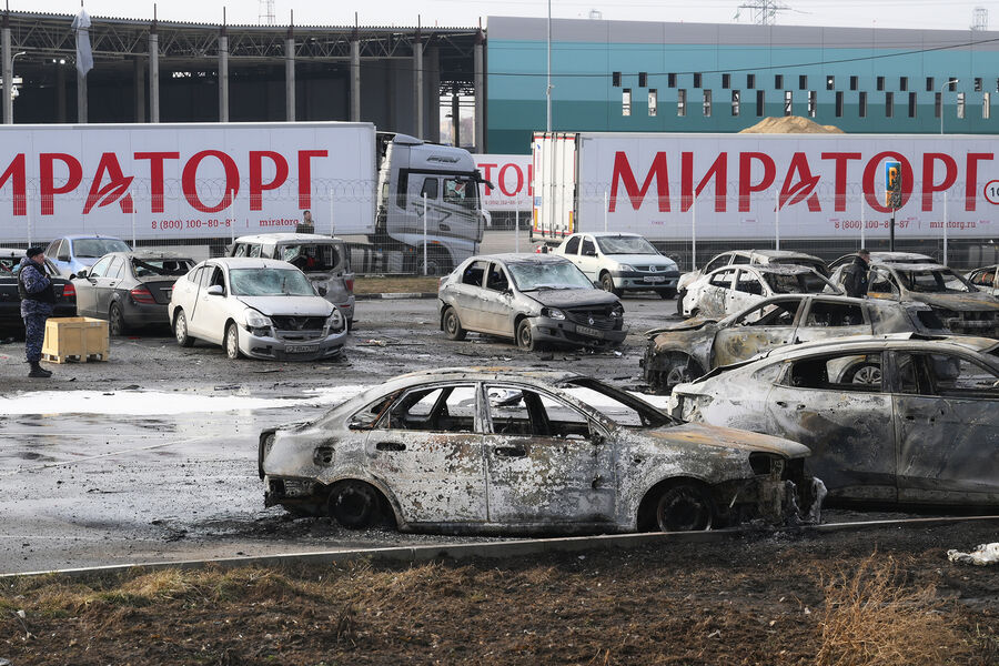 Сгоревшие автомобили на&nbsp;парковке у&nbsp;дистрибьютерского центра &laquo;Мираторга&raquo; в&nbsp;Домодедово, 11&nbsp;марта 2025&nbsp;года