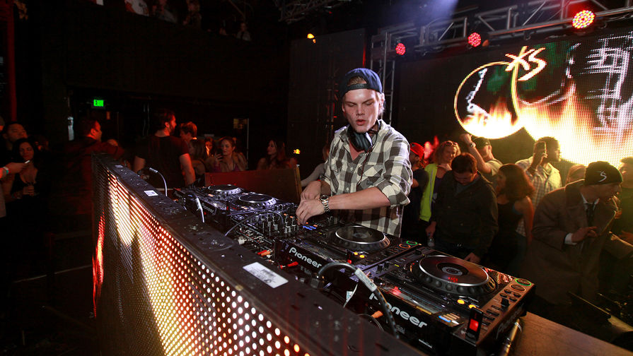 Диджей Avicii во время выступления на фестивале Park City Live в Юте, 2013 год