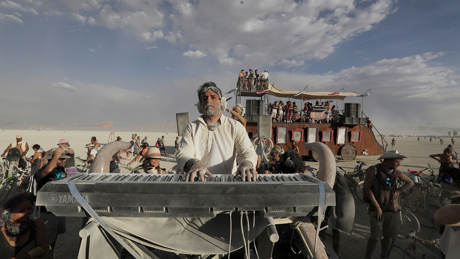Ежегодный фестиваль Burning Man в пустыне Блэк-Рок