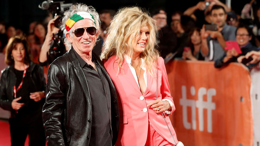 Гитарист The Rolling Stones Кит Ричардс с&nbsp;супругой Патти Хансен перед&nbsp;показом документального фильма о&nbsp;туре группы по&nbsp;Латинской Америке на&nbsp;кинофестивале в&nbsp;Торонто, 2016 год