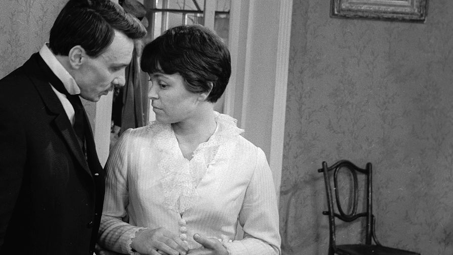 1969 год. Георгий Юматов и Кира Муратова в сцене из фильма «Опасные гастроли»