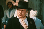 <b>«Приключения Тома Сойера и Гекльберри Финна» (1981)</b>
<br><br>
Еще одна совместная работа Говорухина и Павлова, в которой на большом экране дебютировали будущая звезда «Дальнобойщиков» Владислав Галкин и певец Игорь Сорин, известный по выступлениям в группе «Иванушки International». Сам Павлов сыграл в ленте по повести Марка Твена шерифа.
