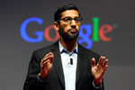 <b>Глава Google Сундар Пичай.</b> Уроженец Мадраса пришел на работу в Google в 2004 году и сыграл ведущую роль в развитии браузера Google Chrome, сервисов Gmail и Google Maps, а также ОС Android. С 10 августа Пичай был назначен генеральным директором Google, отныне входящей в холдинг Alphabet