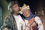 <b>«После дождичка в четверг» (1985)</b>
<br><br>
Музыкальная киносказка по мотивам либретто Александра Островского рассказывает о трех Иванах, родившихся в один день «после дождичка в четверг»: царевиче, сыне ключницы и подкидыше из капусты. Олег Анофриев сыграл царя Авдея — добродушного, немного наивного правителя, в чьей семье и разворачивается эта запутанная история. Фильм режиссера Михаила Юзовского получил награду «За оригинальную и современную интерпретацию русской народной сказки» 19-го Всесоюзного кинофестиваля (главный кинофестиваль СССР), а также «Большое серебряное плато» на XVII МКФ детских и юношеских фильмов в Италии.
