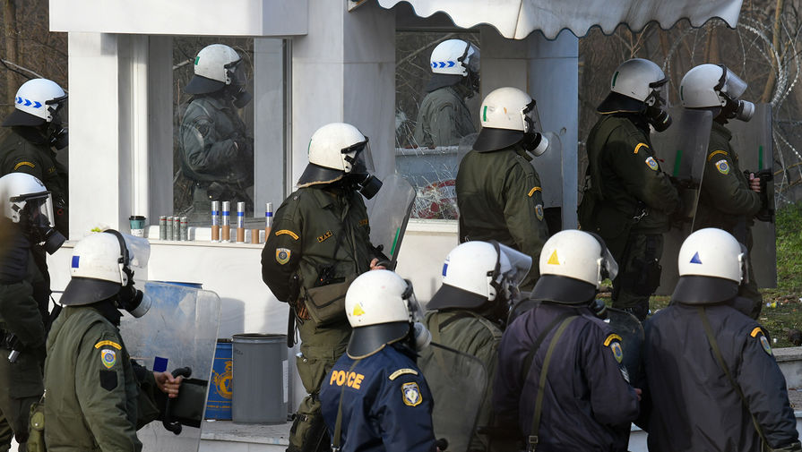 Полиция Греции на&nbsp;контрольно-пропускном пункте Кастаниес