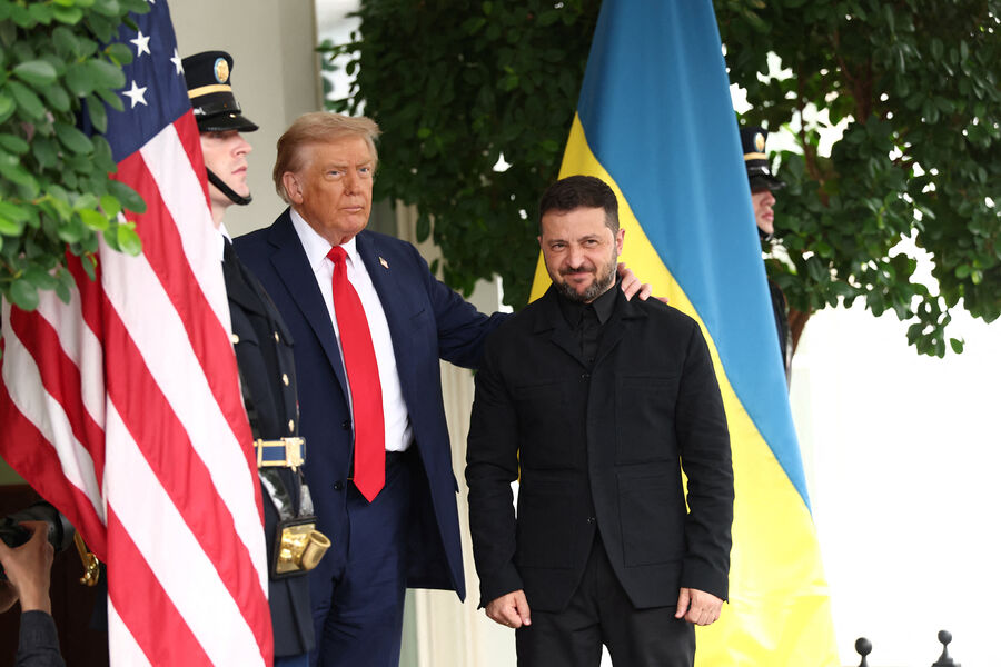 Президент США Дональд Трамп и президент Украины Владимир Зеленский во время встречи, 18&nbsp;августа 2025&nbsp;года