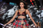 Кендалл Дженнер на показе Victoria's Secret в Нью-Йорке, 2018 год