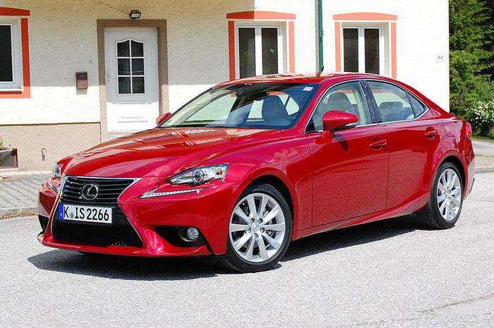 Lexus IS