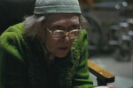 <b>«На верхней Масловке», Константин Худяков (2004)</b>
<br><br>
Прототипом героини Фрейндлих Анны Борисовны в экранизации повести Дины Рубиной стала скульпторша с Верхней Масловки Нина Нисс-Гольдман. По словам Рубиной, эта женщина была «огромная, с огромными мощными руками, с огромным носом, которая говорила басом». В прошлом Анна Борисовна — знаменитый скульптор, покорившая Москву и Париж, но и в 87 лет она сохраняет ясность ума и интерес к жизни.