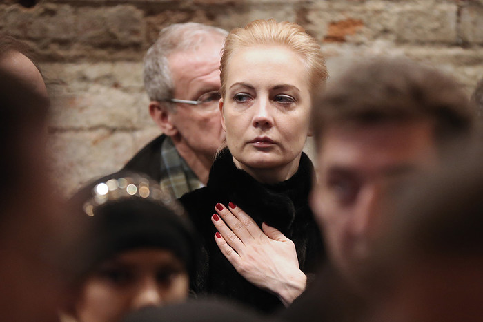 Супруга оппозиционера Алексея Навального (включен в список террористов и экстремистов) Юлия на церемонии прощания с политиком Борисом Немцовым в Сахаровском центре