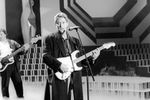 Крис Ри начал свою карьеру в 1973 году и за 15 лет достиг международной популярности. В 1988 году он выпустил свой первый официальный сборник «New Light Through Old Windows», который завоевал статус «платинового» диска. На фото Крис Ри в 1988 году