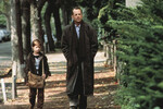 <b>«Шестое чувство» (1999)</b>
<br><br>
А во время пресс-показа этой картины в Москве в финале прослезился когда-то один будущий известный кинокритик и режиссер. В психологическом триллере режиссера М. Найта Шьямалана Брюс Уиллис сыграл детского психолога, который работает с девятилетним мальчиком, утверждающим, что он может общаться с мертвыми.
<br>
За роль в картин Брюс Уиллис получил премию People's Choice Awards как лучший актер. На множество других премий, в том числе и крупнейших, номинировался в основном юный Хейли Джоел Осмент как актер второго плана.
