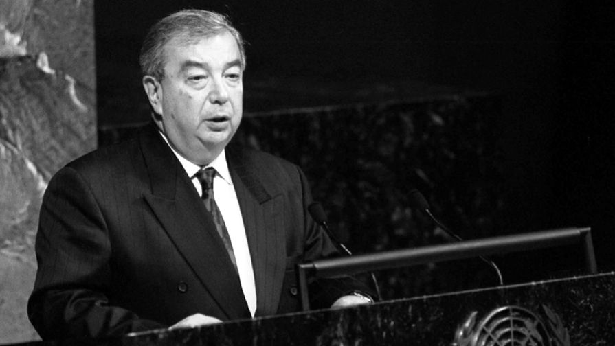 Министр иностранных дел Российской Федерации Евгений Примаков выступает на 51-й сессии Генеральной Ассамблеи ООН, 1996 год