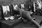 У места захоронения летчиков-космонавтов у Кремлевской стены, 1971 год
