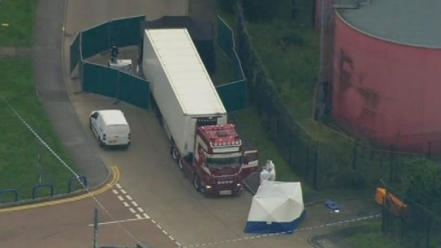 На&nbsp;месте обнаружения грузовика с&nbsp;39 телами в&nbsp;Великобритании, 23 октября 2019 года