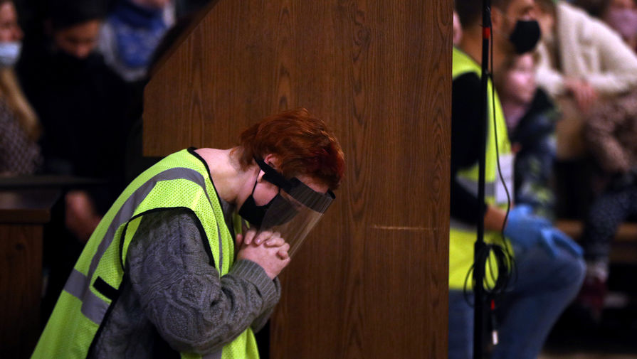 Прихожане во время Рождественской мессы в&nbsp;Римско-католическом кафедральном соборе Непорочного Зачатия Пресвятой Девы Марии в&nbsp;Москве, 24 декабря 2020 года 