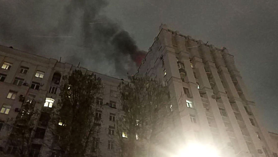 Пожар в&nbsp;жилом здании (&laquo;Доме нефтяников&raquo;) на&nbsp;набережной Тараса Шевченко в&nbsp;Москве, 15 ноября 2020 года