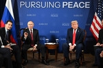 Президент РФ Владимир Путин и президент США Дональд Трамп во время переговоров в узком составе на Аляске, 15 августа 2025 года