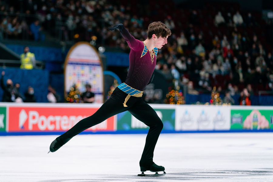 Марк Кондратюк выступает с&nbsp;короткой программой на&nbsp;чемпионате России &mdash; 2022