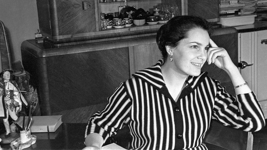 Элина Быстрицкая