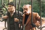 <b>«Мастер и Маргарита» (1994/2011)</b>
<br><br>
«Сняли давно, а на экране все нет и нет. Я так жду этот фильм, что мне даже плохо становится. В нем я Кота играю. Играю вместе с Гафтом, Вертинской. В фильме испытал сильнейшее за всю мою жизнь чувство. Это было, когда в сцене бала снимались 200-300 прекрасных девушек. Тогда я понял, что женская красота — всепобеждающая и всепоглощающая сила. Я это знаю. Ведь это я, Бегемот, руководил тем балом», — говорил Павлов об одной из самых бедовых экранизаций в истории отечественного кино. Ленту, которая была завершена еще в первой половине 90-х, на большом экране актер так и не увидел: премьера состоялась в 2011-м, спустя пять лет после его смерти.
