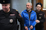 Партнер компании Baring Vostok Ваган Абгарян в Басманном суде перед избранием меры пресечения фигурантам дела о мошенничестве, задержанным в рамках коммерческого спора по банку «Восточный», 15 февраля 2019 года