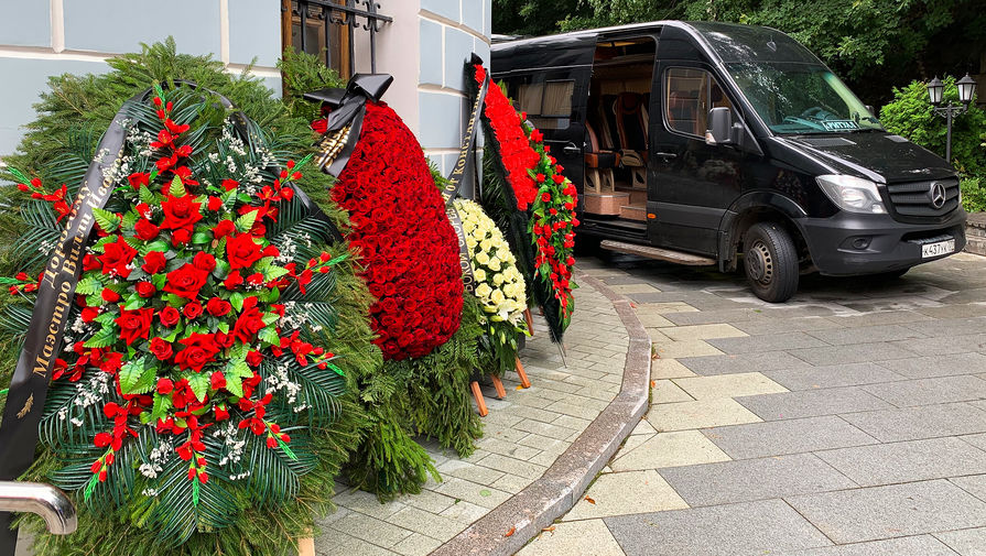 На церемонии прощания с певцом Вилли Токаревым в Москве, 9 августа 2019 года