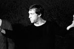 В 1971 году Юрий Любимов поставил на Таганке «Гамлета» — главную роль в спектакле сыграл Владимир Высоцкий, принц датский был в свитере и иногда подыгрывал себе на гитаре