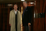 <b>«Счастливое число Слевина» (2005)</b>
<br><br>
Главный герой этой криминальной драмы — юноша по имени Слевин Келевра, который приезжает из маленького городка в Нью-Йорк и невольно оказывается в центре борьбы мафиозных группировок. Парня сыграл Джош Хартнетт, а одного из бандитов по кличке Добрый Кот — Брюс Уиллис.