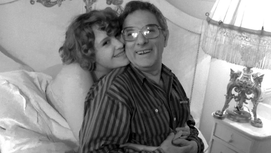 Режиссер Петр Тодоровский на съемках фильма «Анкор, еще Анкор!» (1992)
