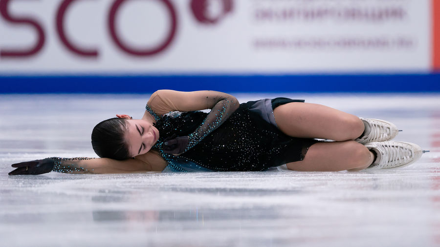 Аделия Петросян выступает в&nbsp;произвольной программе на&nbsp;чемпионате России &mdash; 2022