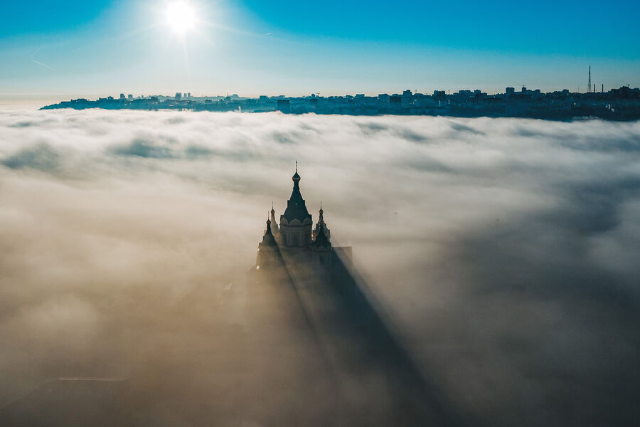 Игорь Иванов
<br><br>
<b>Путешествие в туманный Нижний Новгород</b>