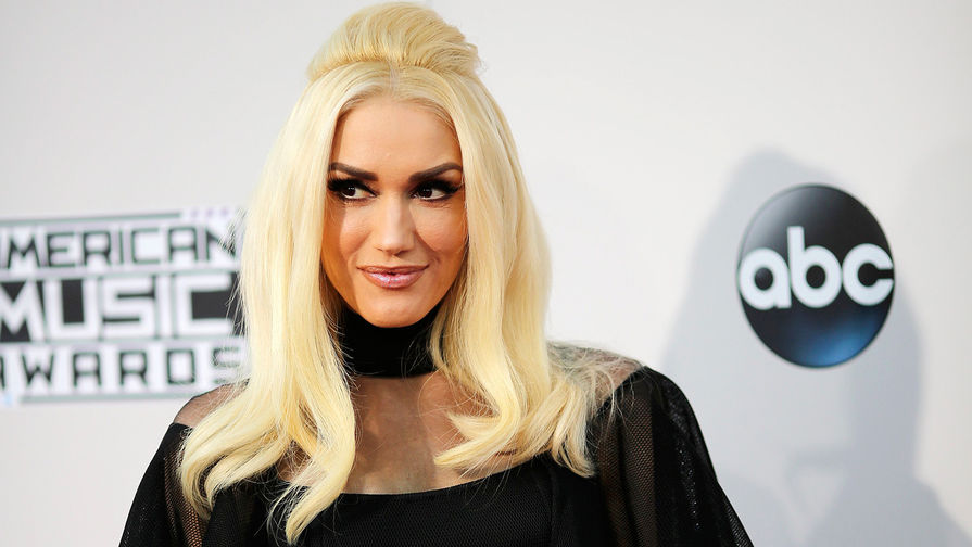 Гвен Стефани перед церемонией American Music Awards 2015