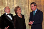 Мстислав Ростропович, Бернадетт Ширак и принц Чарльз на&nbsp;праздновании 70-летия Ростроповича в&nbsp;Театре Елисейских полей в&nbsp;Париже, 1997&nbsp;год