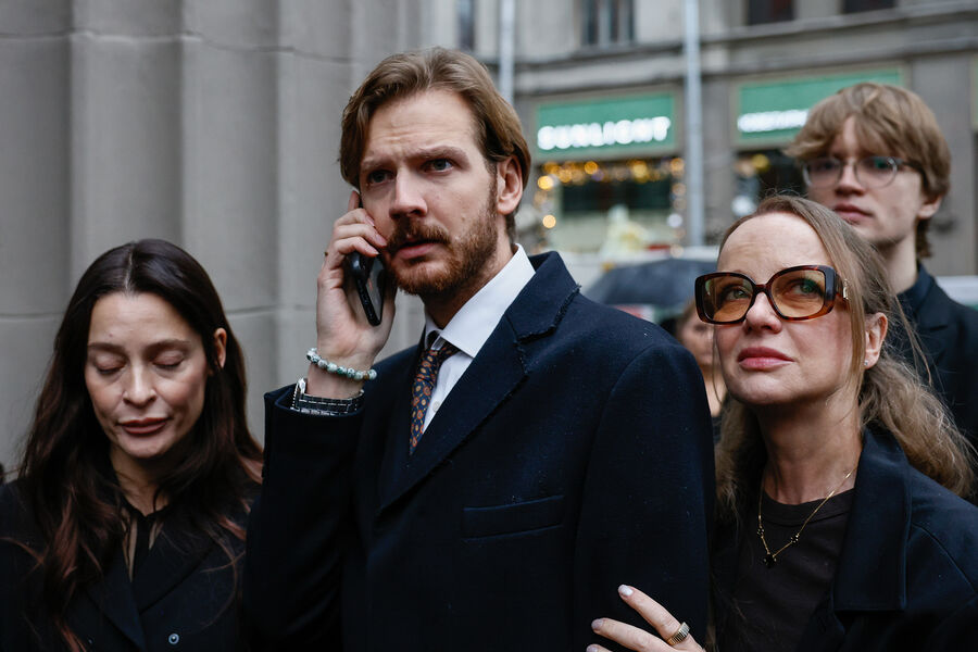 Церемония прощания с&nbsp;народным артистом России Владимиром Симоновым в&nbsp;Театре им. Евгения Вахтангова в&nbsp;Москве, 12&nbsp;ноября 2025&nbsp;года